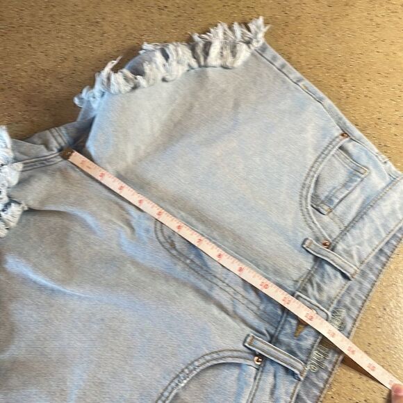 Wild Fable "High Rise Short" light wash denim cutoff jean shorts sz 8 - Picture 14 of 16